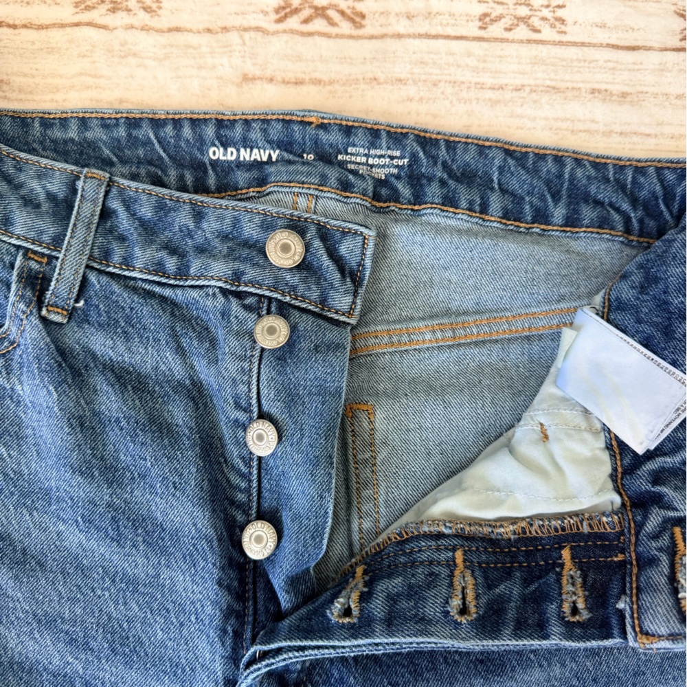 Old Navy Extra High Rise Kicker Boot Jeans sz 10 - Picture 3 of 4